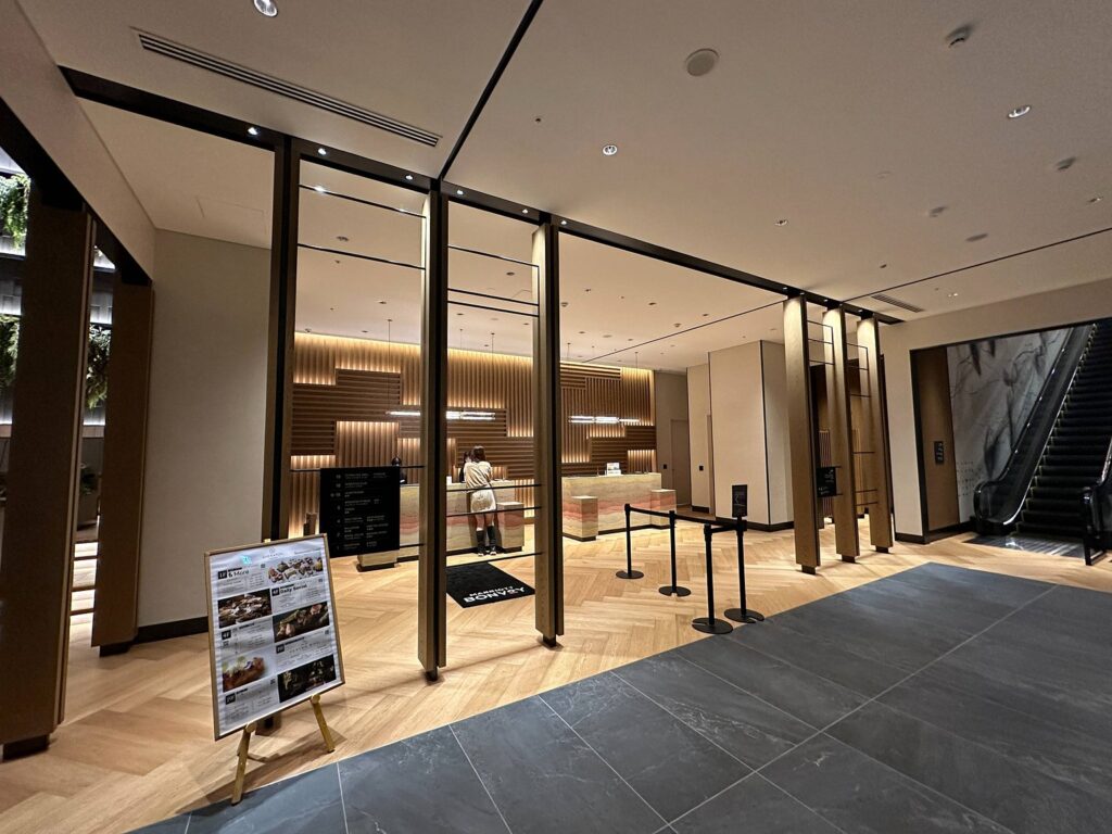 シェラトン鹿児島のホテルの外観とエントランス